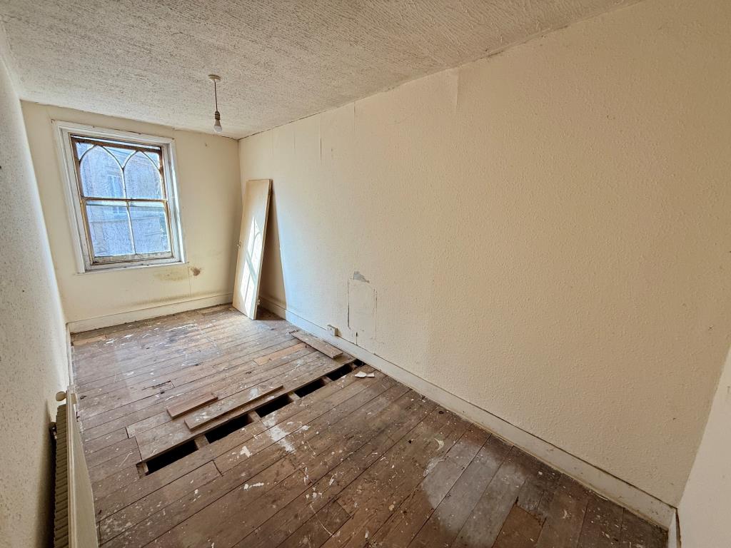 Lot: 129 - FREEHOLD RESIDENTIAL INVESTMENT - Bedroom three
